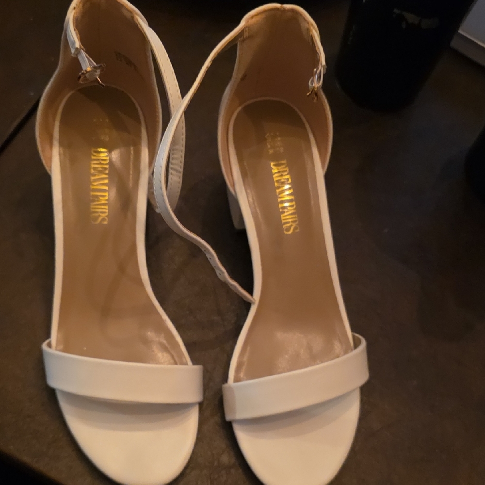 Dream Pairs Elegant Cream Heels